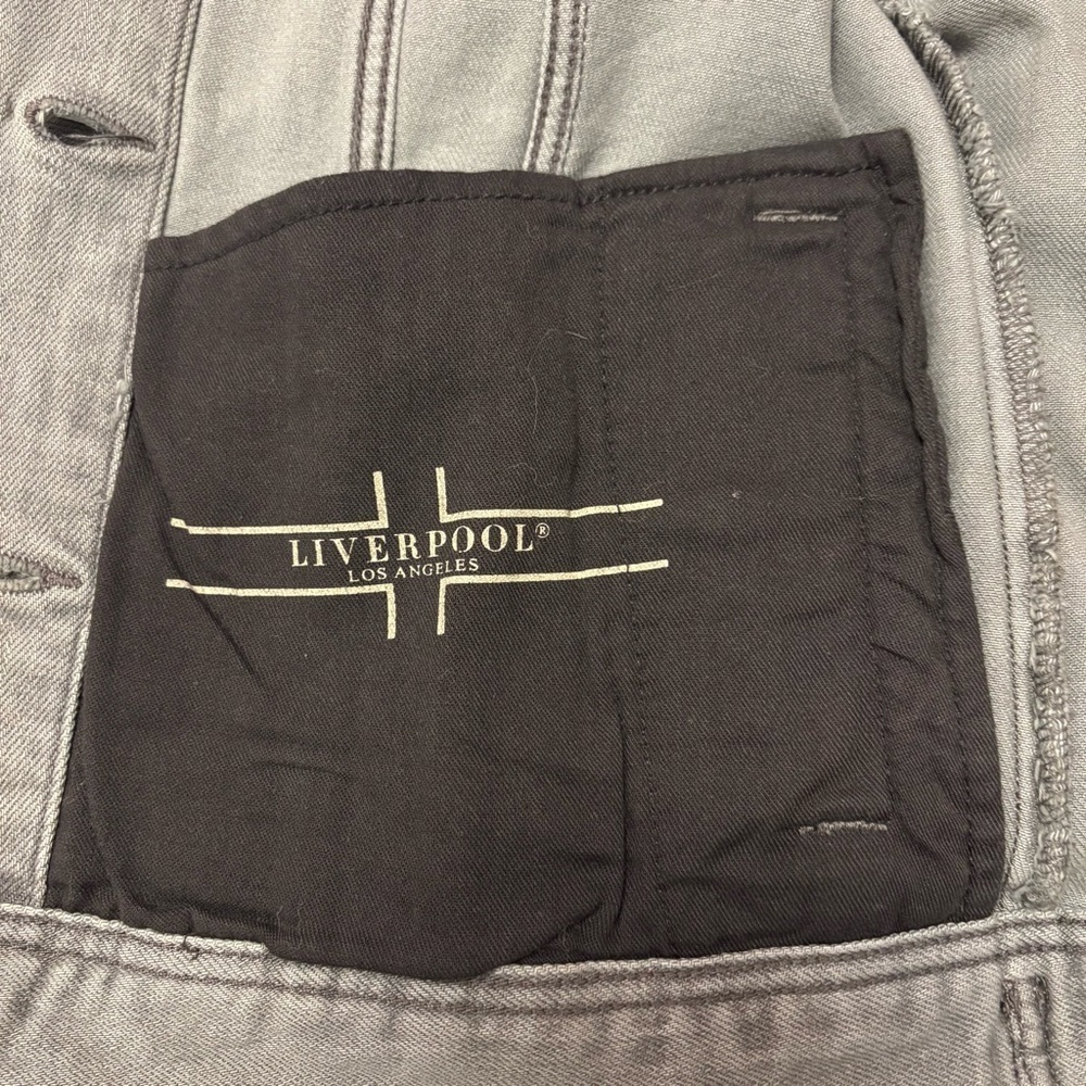Liverpool Los Angeles Classic Stretch Denim Trucker Jacket Size XS, like new! - Picture 14 of 14